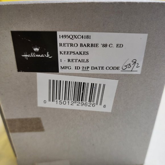 Hallmark Keepsake 1996 Club Edition BARBIE Christmas Ornament based on 1998 Doll - Picture 14 of 15